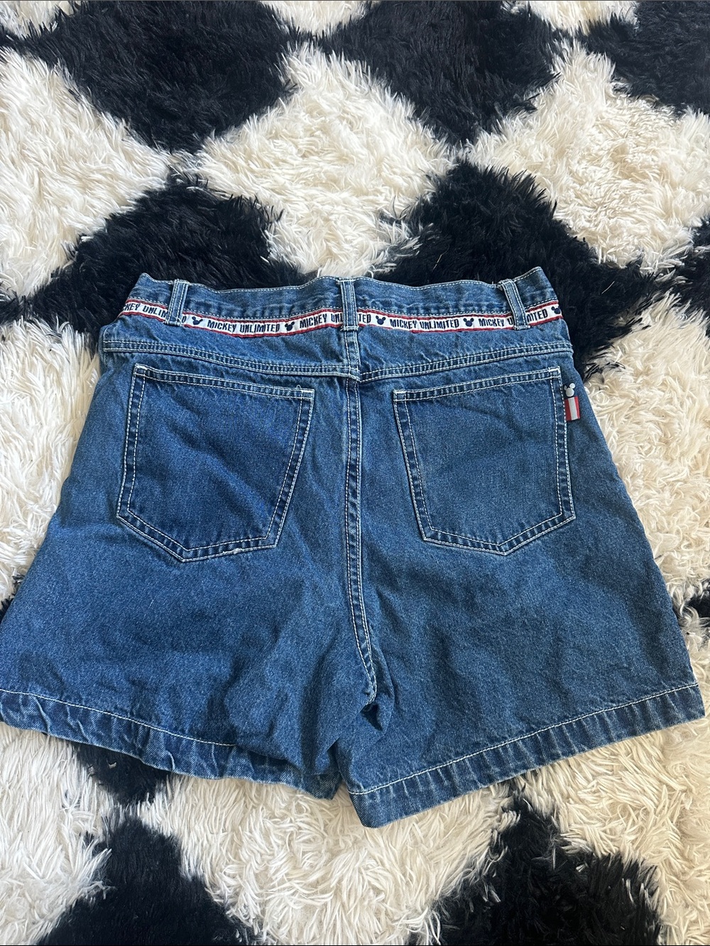 Vtg Mickey denim shorts - Picture 4 of 6